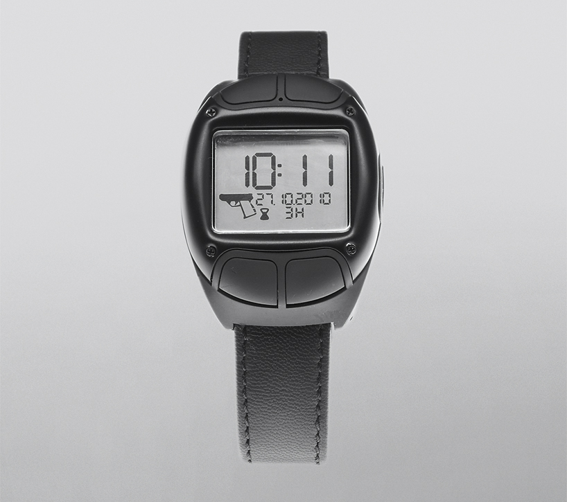 smartwatch-controlled-pistol-designboom-04