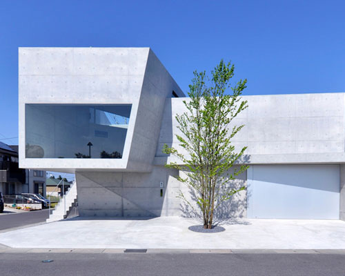 fuse-atelier 事务所设计的由混凝土体量组成的在Tsutsumino住宅