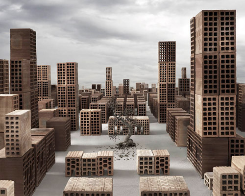 Matteo Mezzadri 用城市建筑材料搭建砖块之城