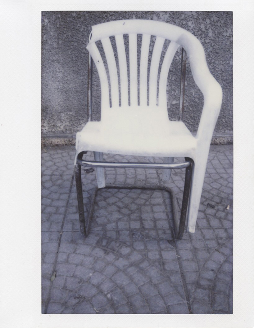 1001 street chairs of cairo captures the essence of egypt-设计邦-02
